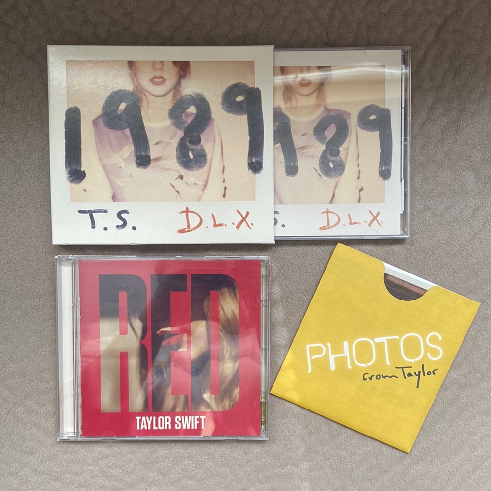 Taylor Swift CD Bundle (1989 and Red)